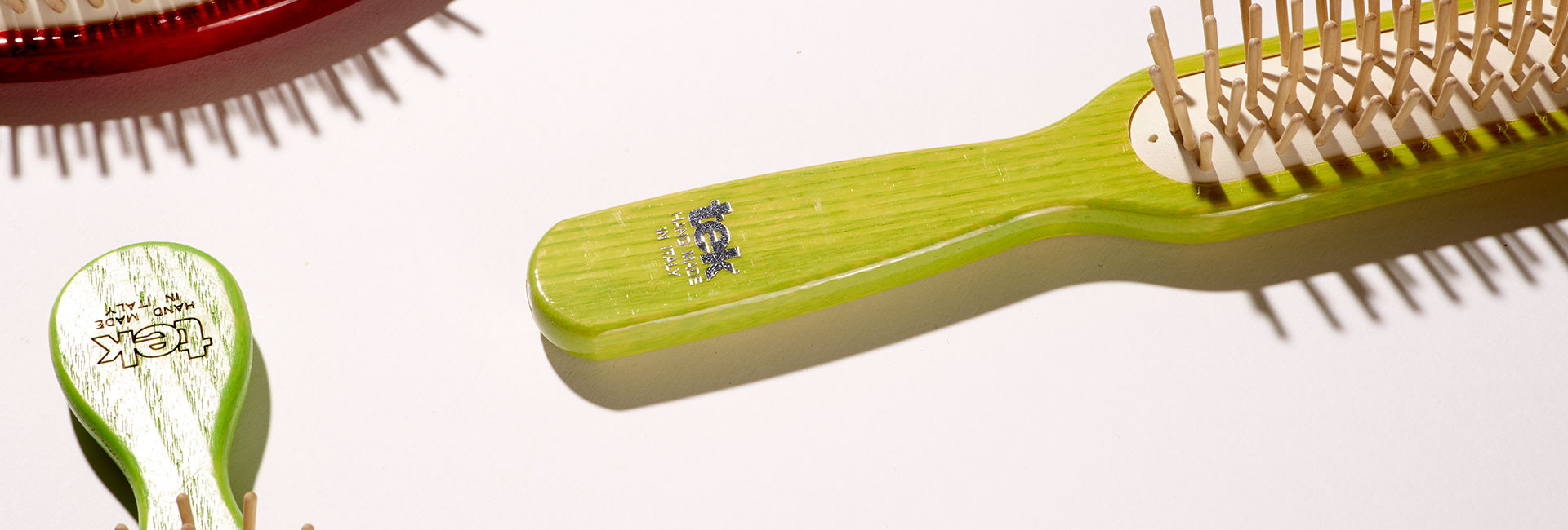Brosse à cheveux tek