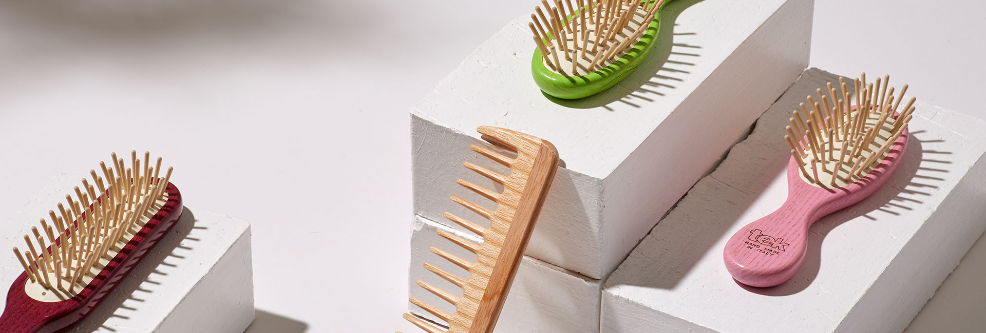 Brosse tek
